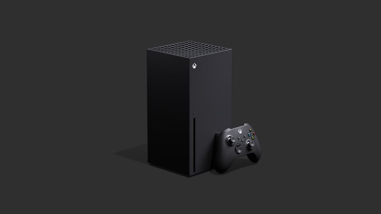 Xbox Series X com comando ao lado de uma TV